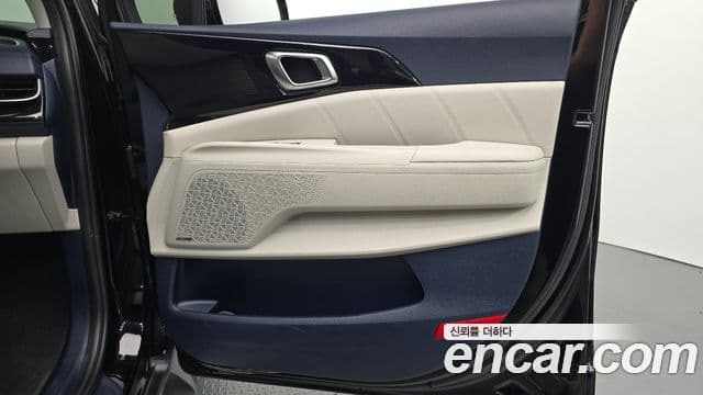 Kia Carnival 2024 — Şəkil 30/32