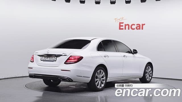 Mercedes-Benz E-Class 2019 — Şəkil 2/20
