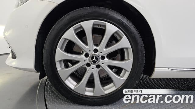 Mercedes-Benz E-Class 2019 — Şəkil 5/20