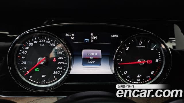Mercedes-Benz E-Class 2019 — Şəkil 8/20