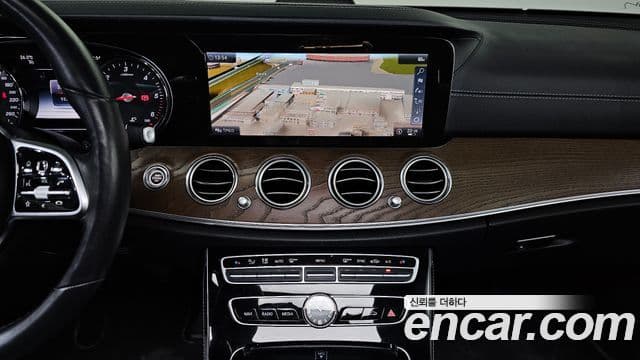 Mercedes-Benz E-Class 2019 — Şəkil 13/20