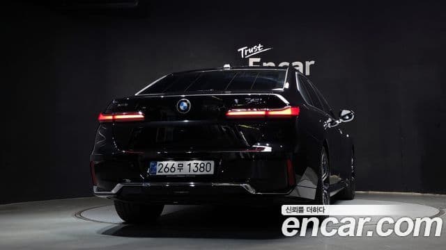 BMW 7 Series 2025 — ფოტო 4/20