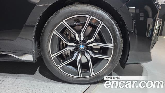 BMW 7 Series 2025 — Şəkil 26/34