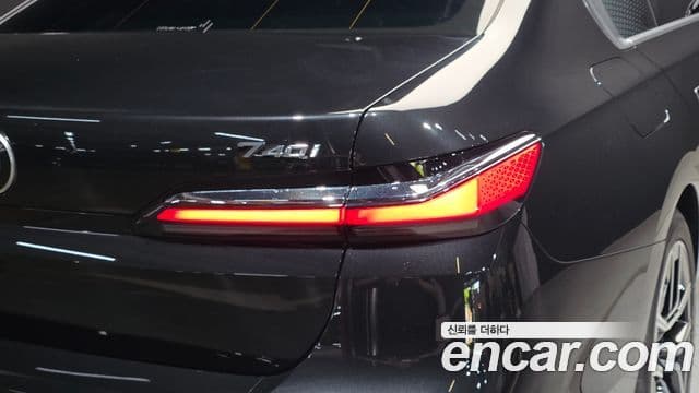 BMW 7 Series 2025 — Şəkil 18/34