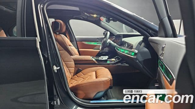 BMW 7 Series 2025 — Şəkil 33/34