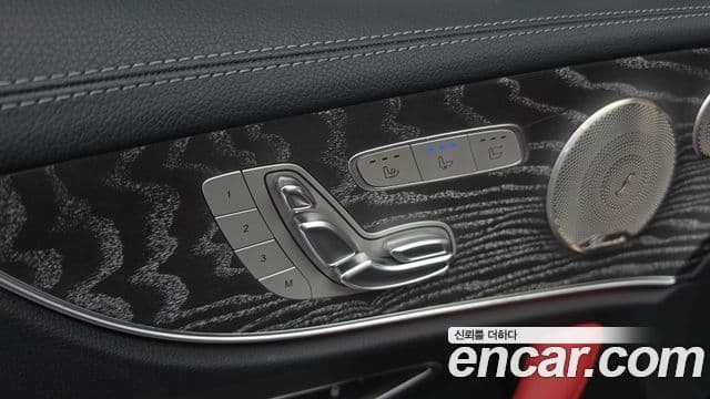 Mercedes-Benz E-Class 2021 — Photo 32/32