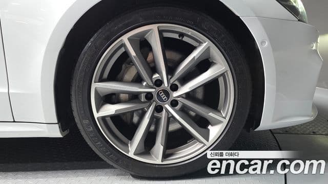 Audi A7 2022 — ფოტო 5/20