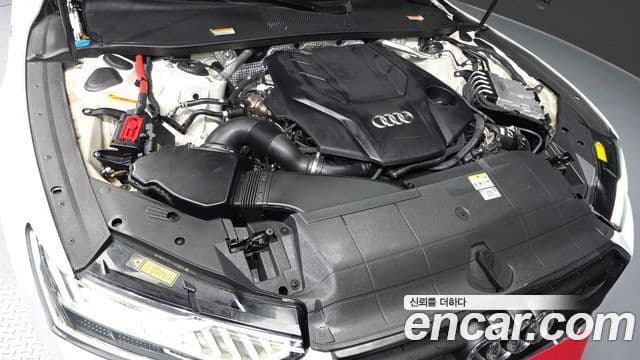 Audi A7 2022 — ფოტო 6/20