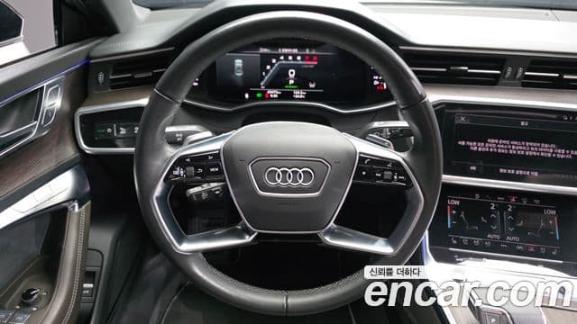 Audi A7 2022 — ფოტო 13/20