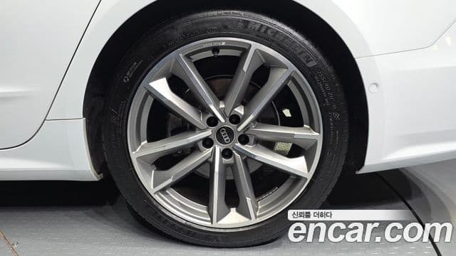 Audi A7 2022 — Photo 12/33