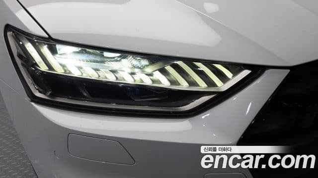 Audi A7 2022 — Photo 16/33