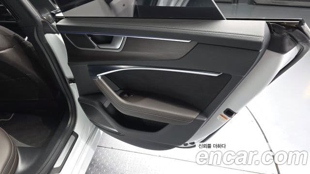 Audi A7 2022 — Photo 13/33