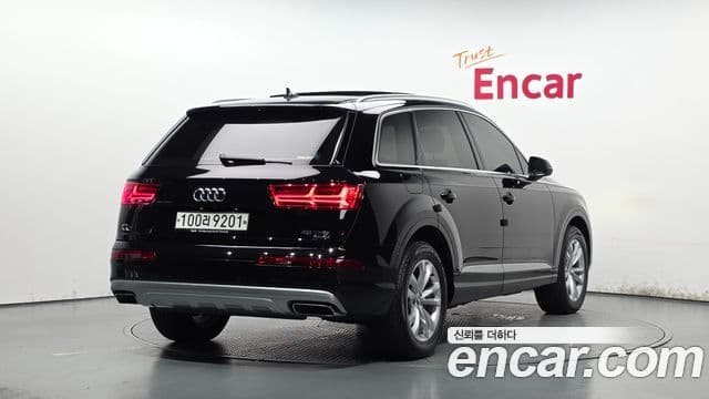 Audi Q7 2019 — Şəkil 2/20