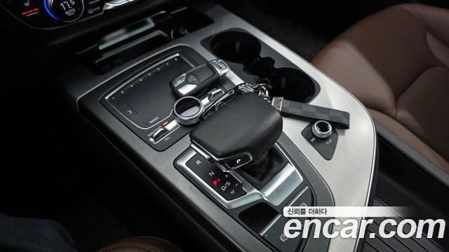 Audi Q7 2019 — Şəkil 9/20