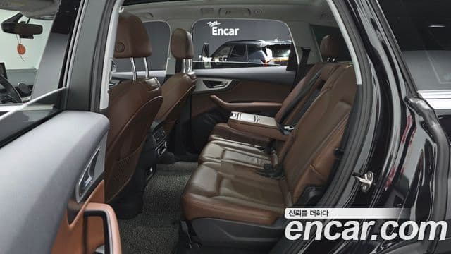 Audi Q7 2019 — Şəkil 11/20