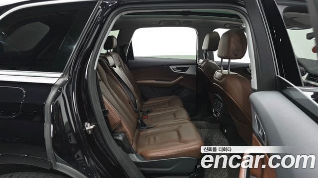 Audi Q7 2019 — Şəkil 12/20