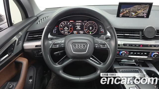 Audi Q7 2019 — Şəkil 14/20