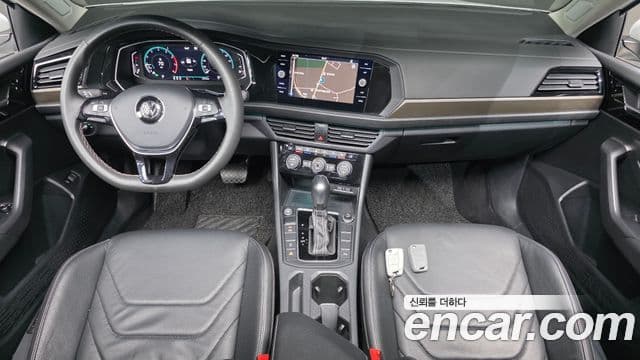 Volkswagen Jetta 2021 — ფოტო 6/20