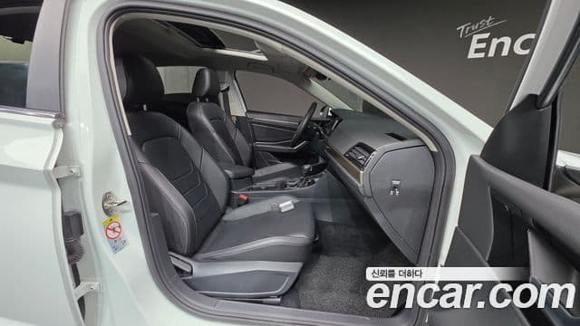 Volkswagen Jetta 2021 — ფოტო 9/20