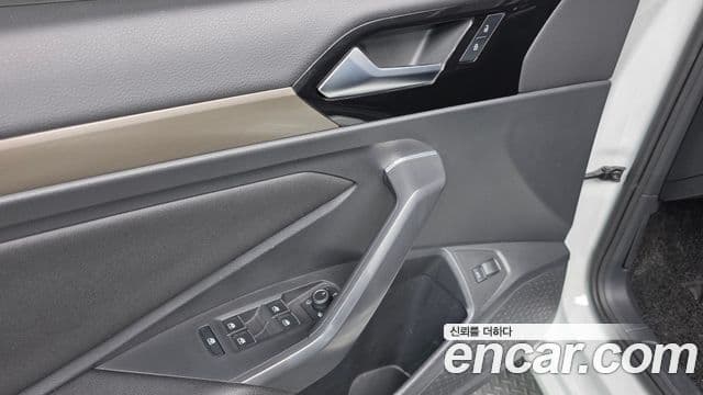 Volkswagen Jetta 2021 — ფოტო 13/20