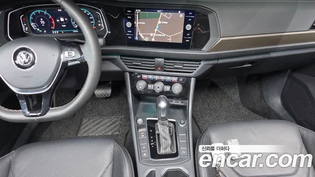 Volkswagen Jetta 2021 — ფოტო 15/20
