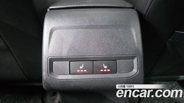 Volkswagen Jetta 2021 — ფოტო 18/20