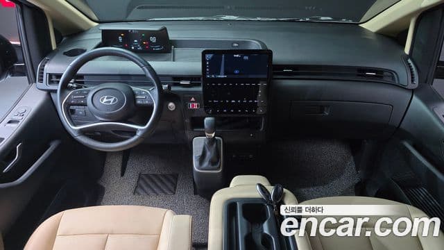 Hyundai Staria 2025 — Photo 30/30