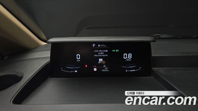 Hyundai Staria 2025 — Photo 9/30