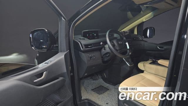 Hyundai Staria 2025 — Şəkil 23/30
