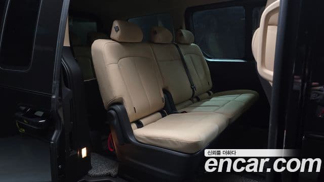 Hyundai Staria 2025 — Photo 21/30