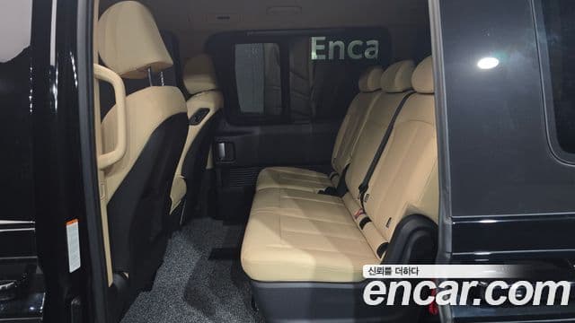 Hyundai Staria 2025 — Photo 28/30