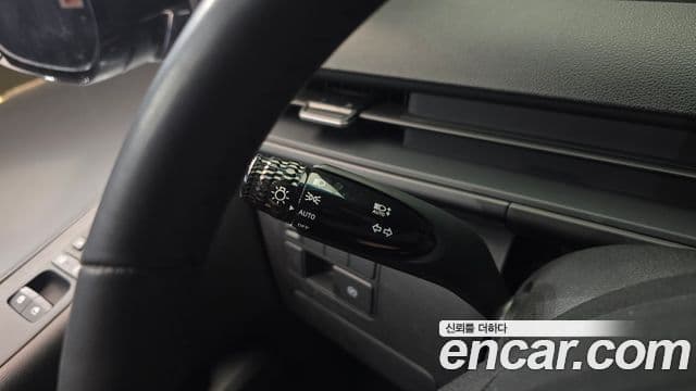 Hyundai Staria 2025 — Şəkil 25/30