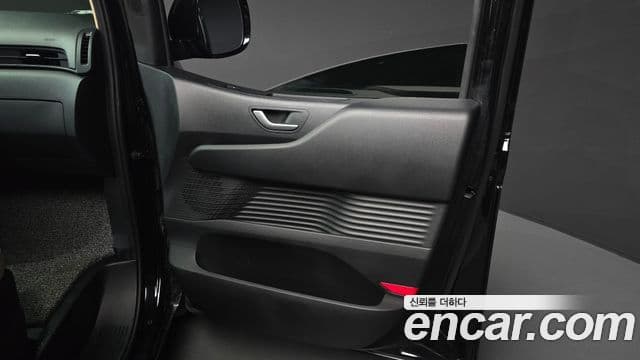 Hyundai Staria 2025 — Şəkil 10/30