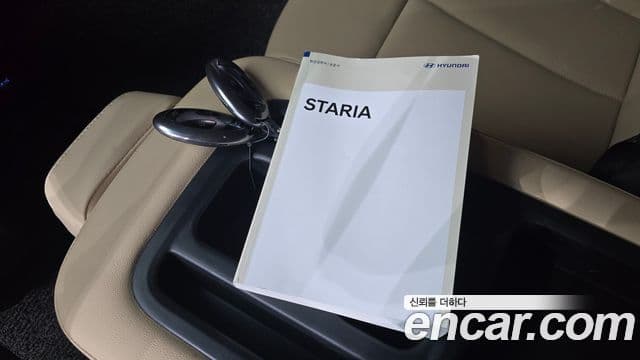 Hyundai Staria 2025 — Photo 27/30