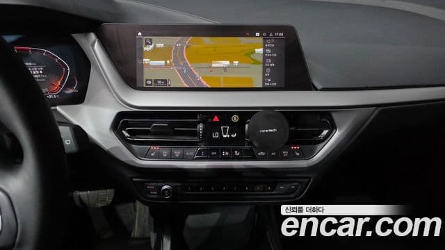BMW 1 Series 2021 — Şəkil 13/20
