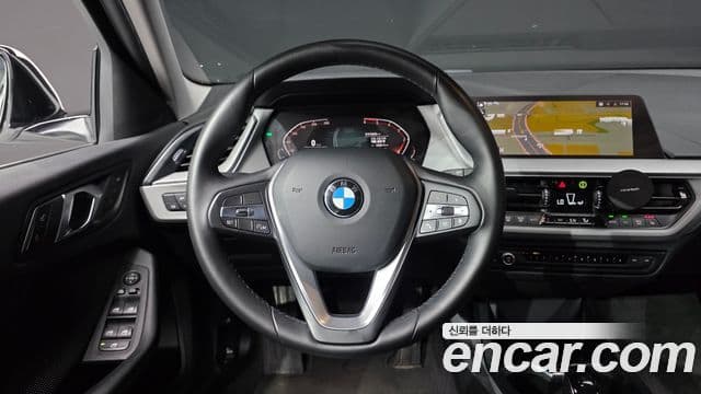 BMW 1 Series 2021 — Şəkil 14/20