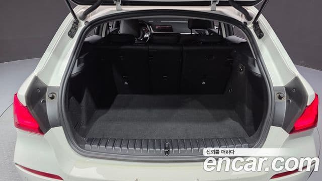 BMW 1 Series 2021 — Şəkil 17/20