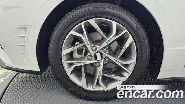 Hyundai Sonata 2022 — ფოტო 5/20