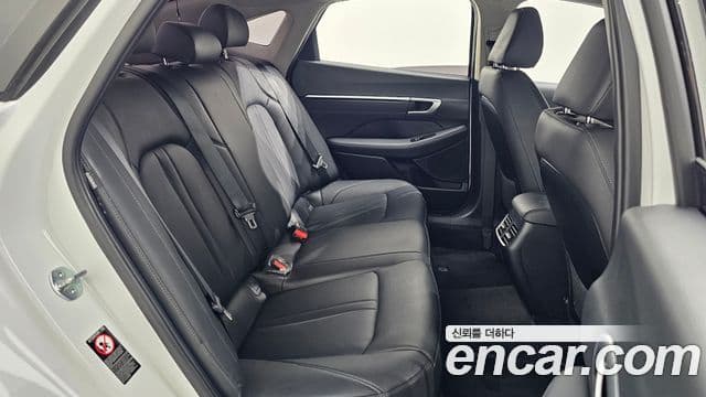 Hyundai Sonata 2022 — ფოტო 12/20