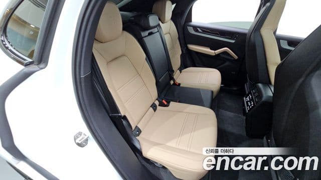 Porsche Cayenne 2025 — Şəkil 10/20