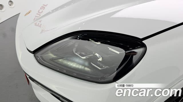 Porsche Cayenne 2025 — Photo 21/33