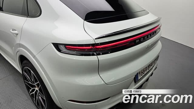 Porsche Cayenne 2025 — Photo 3/33