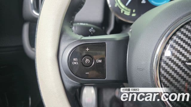 Mini Cooper Countryman 2023 — ფოტო 19/20