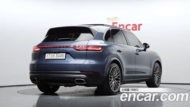 Porsche Cayenne 2020 — Photo 1/20