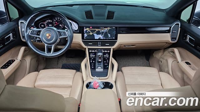 Porsche Cayenne 2020 — Photo 13/20