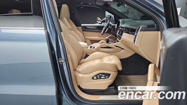 Porsche Cayenne 2020 — Photo 5/20