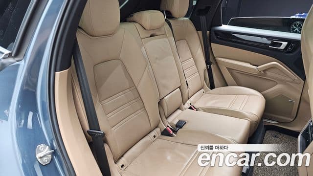 Porsche Cayenne 2020 — Photo 6/20