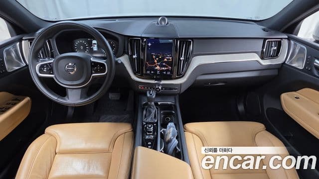 Volvo XC60 2020 — ფოტო 7/20