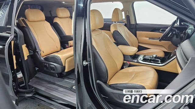 Kia Carnival 2021 — Фото 11/20