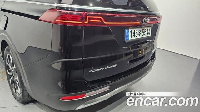 Kia Carnival 2021 — Photo 2/32